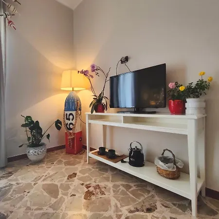 L'attico - Stanza Privata Con Bagno - Teatro Greco Siracusa Δωμάτια σε οικογενειακή κατοικία