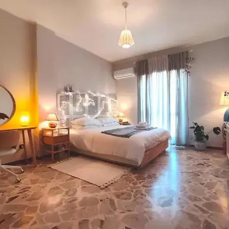 L'attico - Stanza Privata Con Bagno - Teatro Greco Siracusa Δωμάτια σε οικογενειακή κατοικία